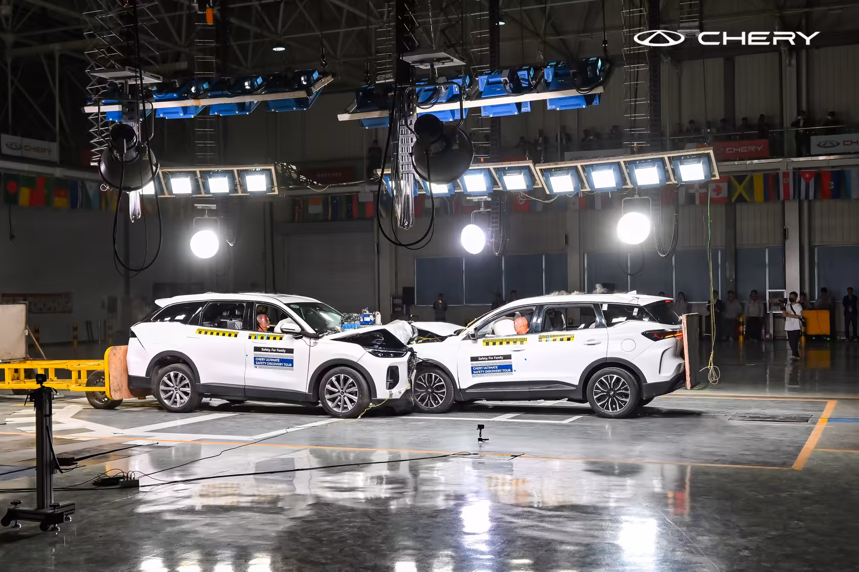 Chery провела краш-тест Tiggo 9 с одновременными фронтальным и задним ударами
